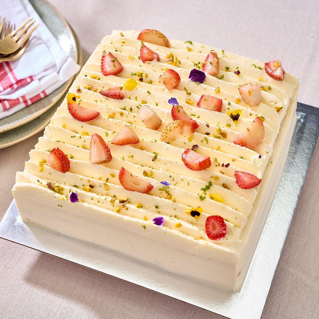 ⁠⁠Berry Jammy Cake (GF)