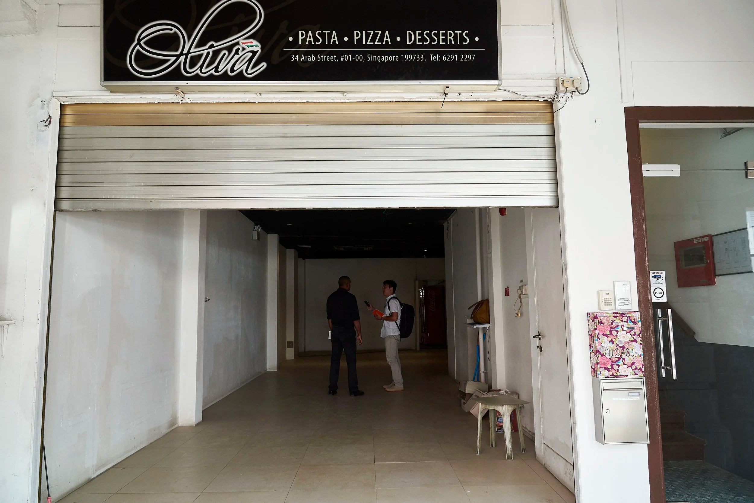 Spotted an empty shophouse unit in Arab Street.